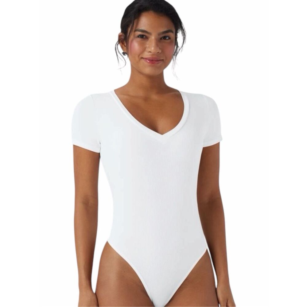 HOLLISTER White Ribbed Sweetheart Short Sleeve Bodysuit Size Small